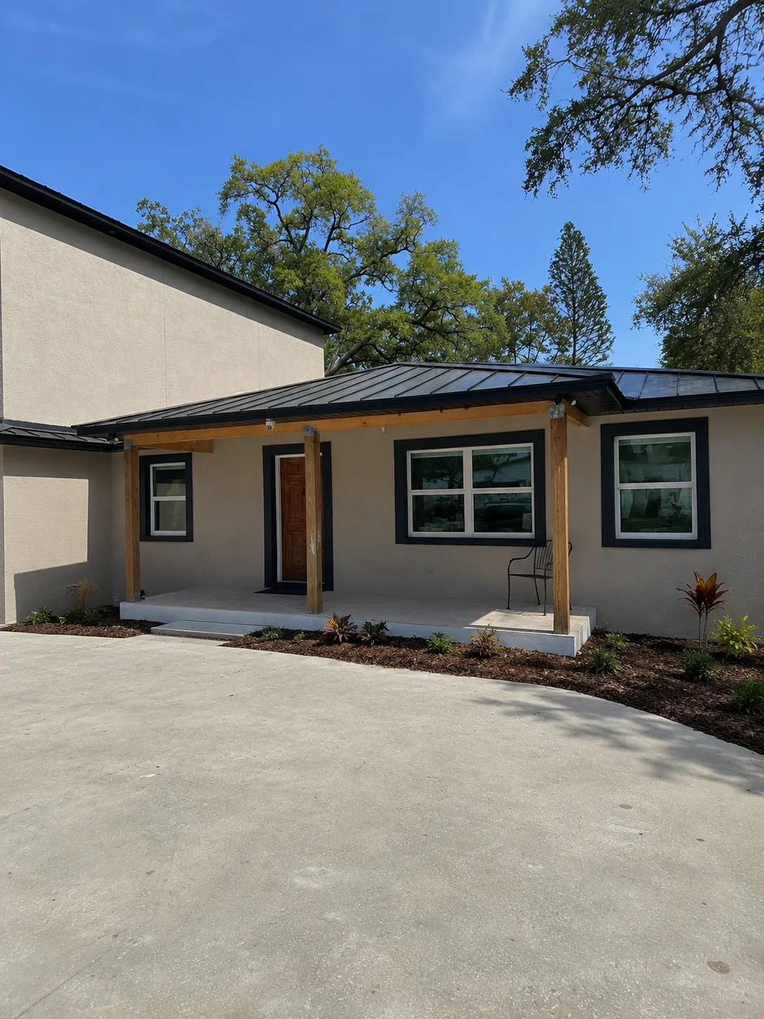 Best Exterior Paint for Florida Stucco: Duration, SuperPaint, or Elastomeric?